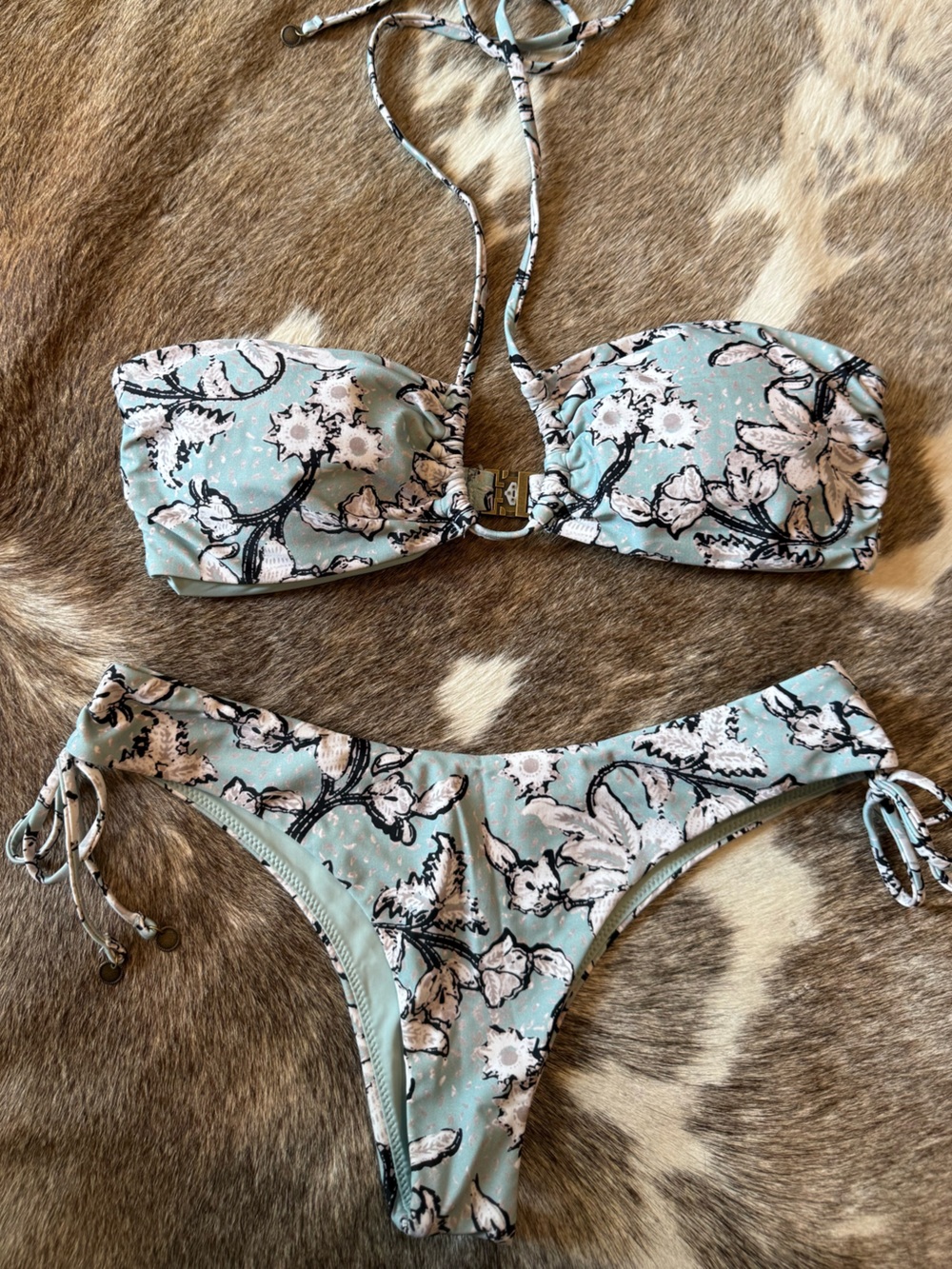 Tigerlily Floral Bikini Set in Light Aqua and White. Size small. Never worn.